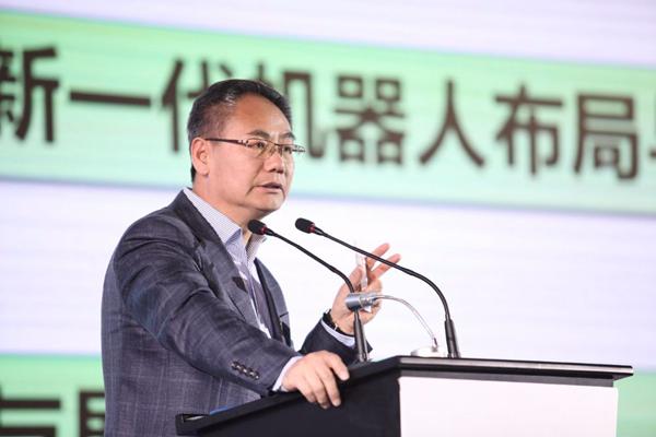 曲路奎总裁颁发演讲