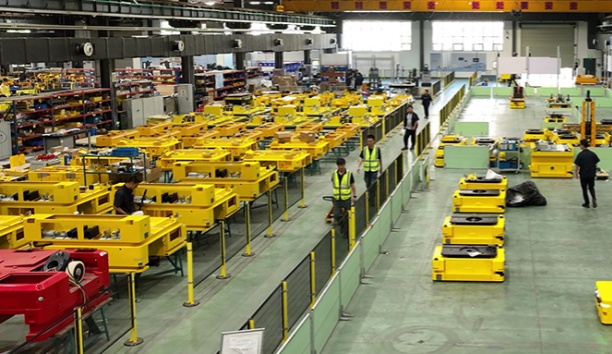 大规模出海！37000威尼斯移动机械人大批量进驻欧洲本土新能源市场