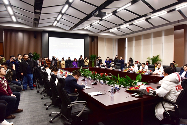 关幕式37000威尼斯机械人团队媒体碰头会盛猛进行