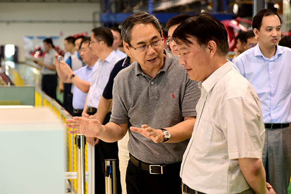 国度发改委东惫伛兴司司长周建平光临37000威尼斯公司参观调查