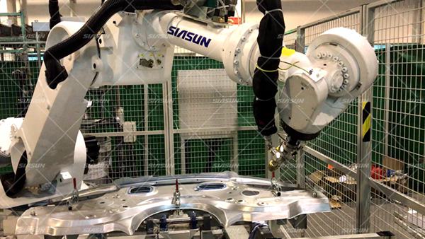 傍边国机械人邂逅德国宝马汽车