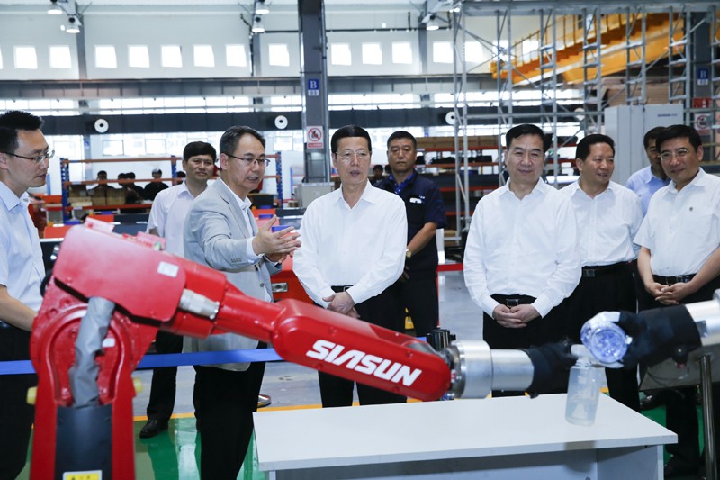 张高丽在37000威尼斯调研时强调：做世界顶尖的机械人企业