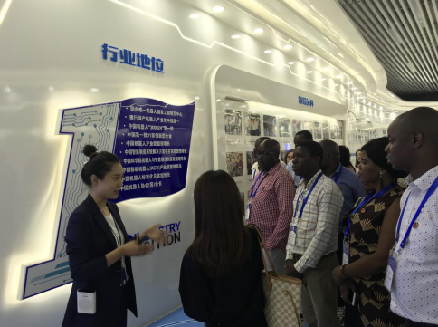 凤凰网辽宁综合--向世界讲好辽宁故事 表媒记者点赞辽宁科技产业新发展